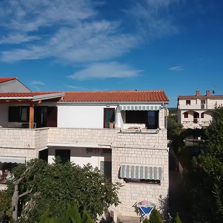 Lana Apartment