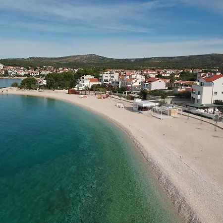 Lana *