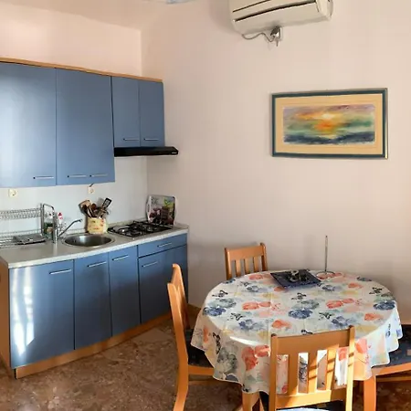 Lana Rogoznica (Sibenik-Knin)